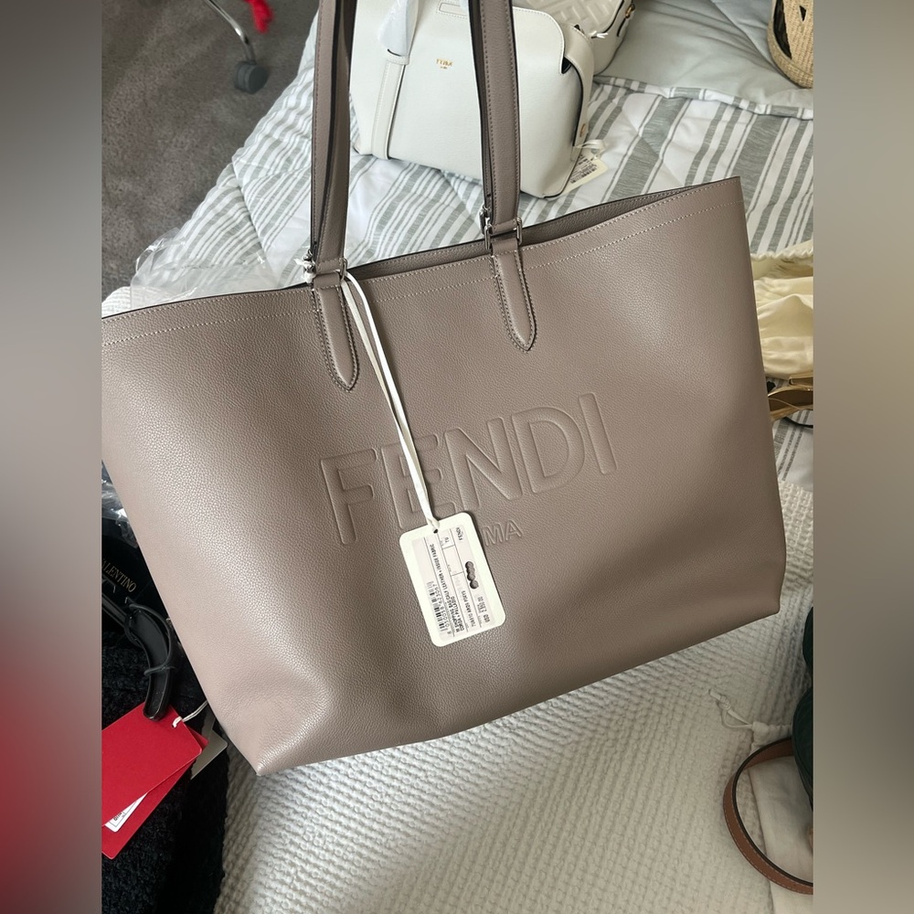 Fendi Tote Bag - Picture 1 of 3